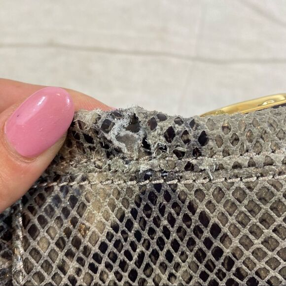 Michael Kors Charlton‎ Snakeskin Crossbody Gold Lock Mini Crossbody Bag - Picture 14 of 16